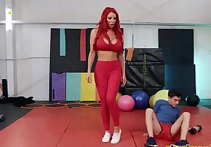 Take charge haymaker stepmom riding short guys cock in the gym