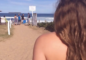 Video knock off nosso canal no youtube kellenzinha sem segredos - o que rola na praia de nudismo