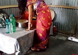 लाल साड़ी प्यारा बंगाली बौदी सेक्स (आधिकारिक वीडियो द्वारा लोकलसेक्स31)