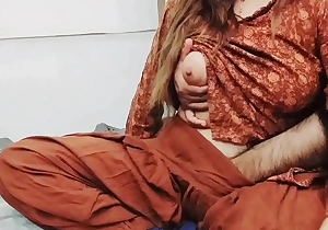 Pakistani stepmom Riding Anal On Her Cuckold Husband While She is Sensitive Vegetables With Very Hot Clear Hindi Voice