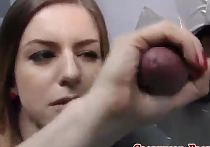 Gloryhole floozy has anal