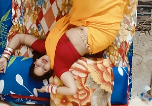 Sexy indian yellow saree bhabhi having hard-core sex almost her boyfriend